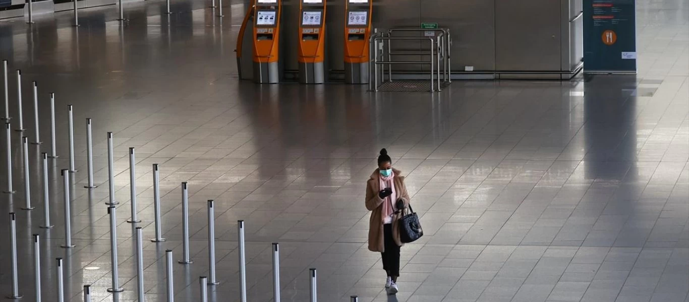 «Μαύρος» και ο Αύγουστος για τον τουρισμό: Πάνω από 55% η πτώση της επιβατικής κίνησης